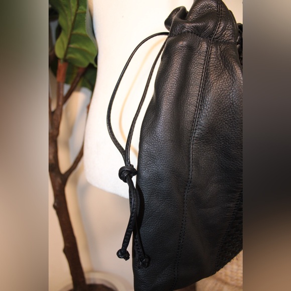 LINEA PELLE XL Black Woven Leather Bucket Bag Drawstring Gunmetal Chain Strap - Picture 8 of 15